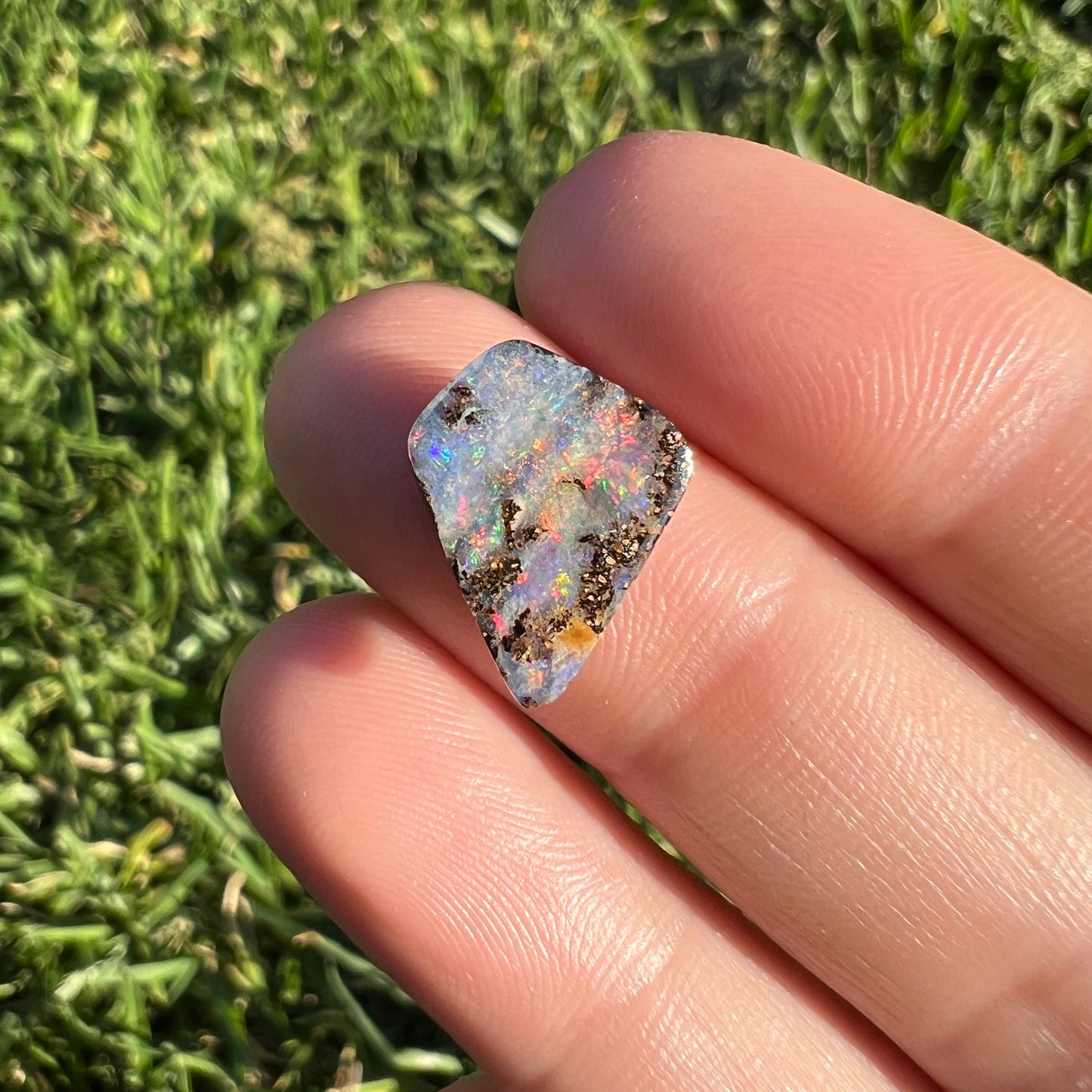 3.78 Ct small boulder opal