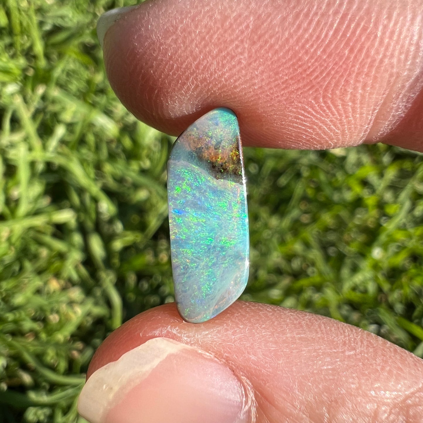 2.61 Ct small boulder opal