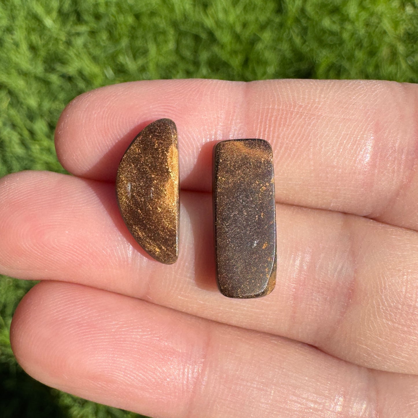 8.04 Ct two piece boulder opal set