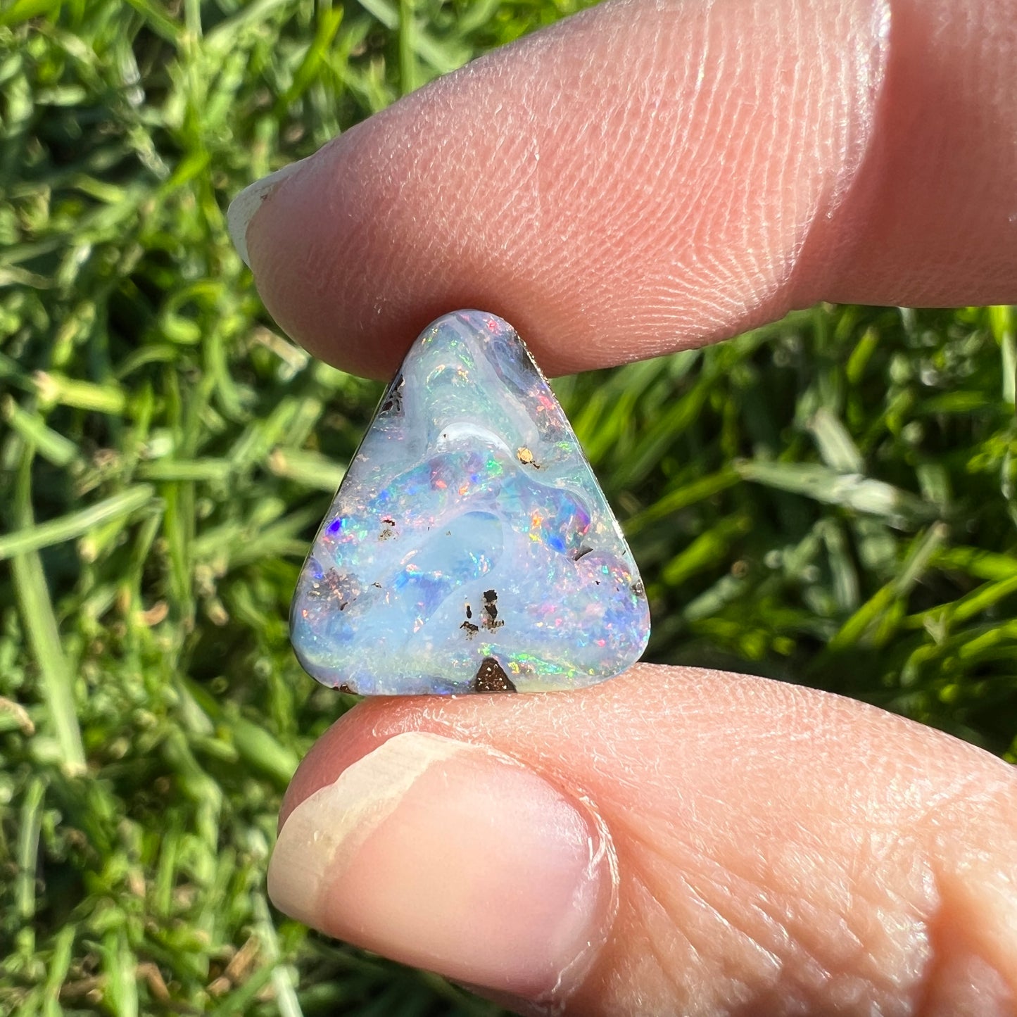 7.41 Ct small boulder opal