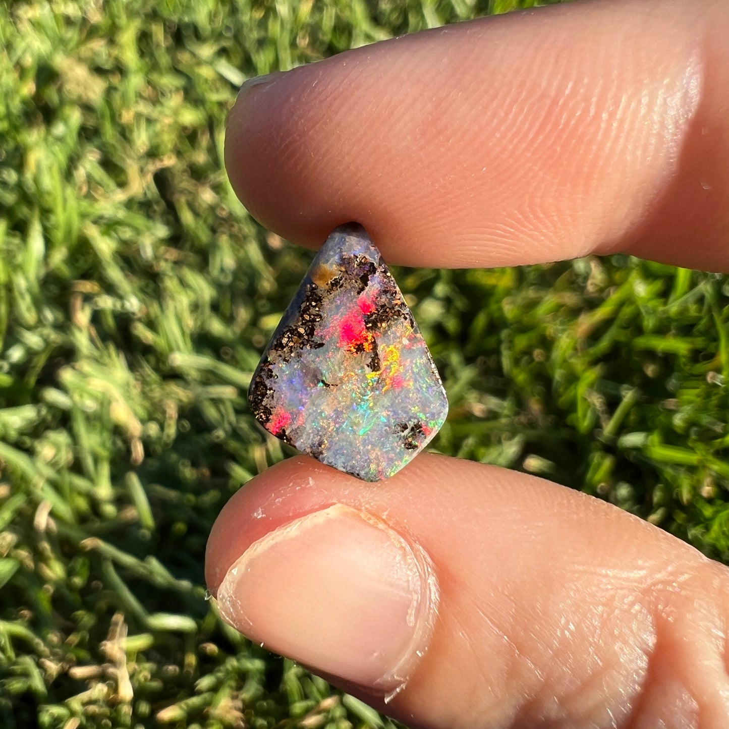 3.78 Ct small boulder opal