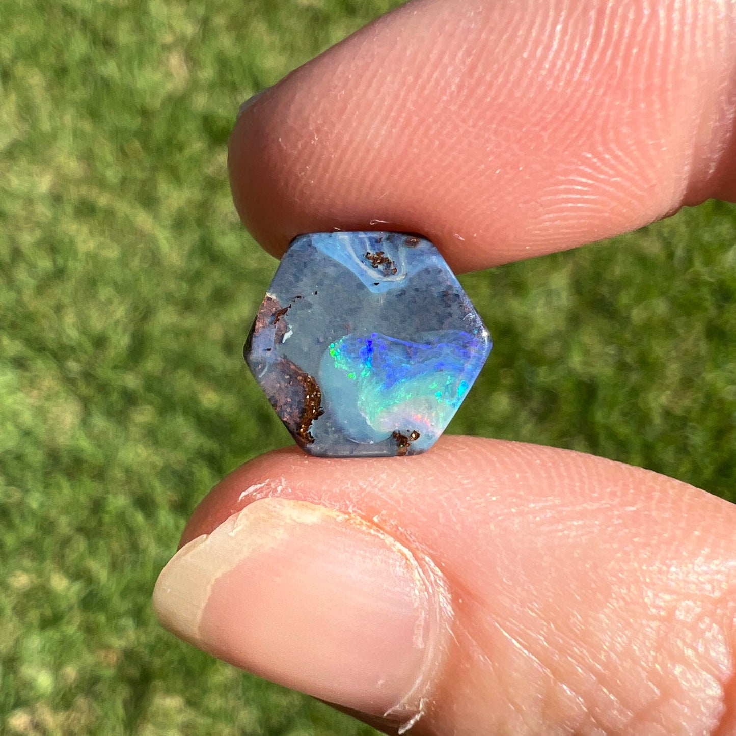 3.47 Ct hexagon boulder opal