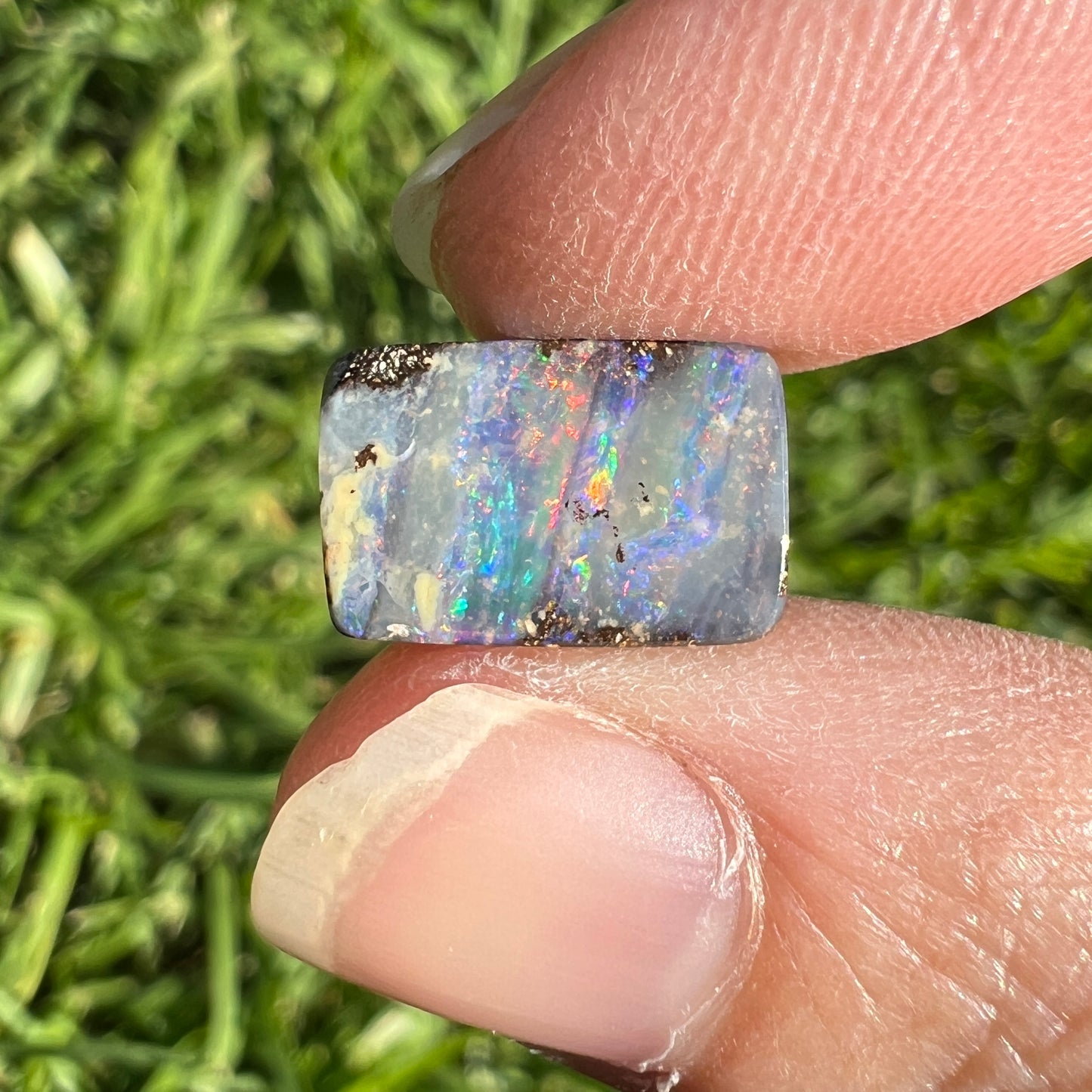 3.65 Ct small boulder opal