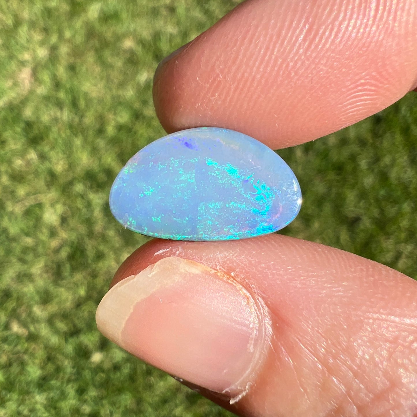 4.62 Ct green and purple boulder opal