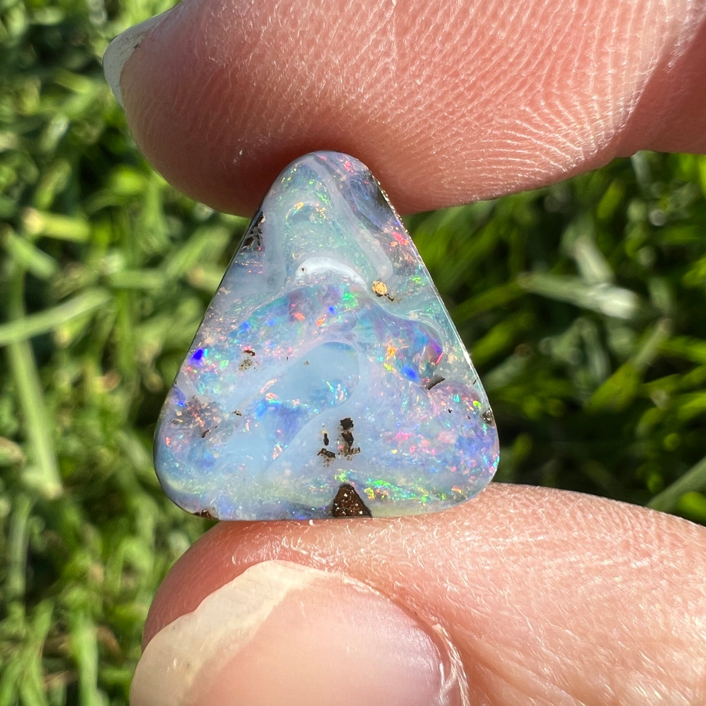 7.41 Ct small boulder opal