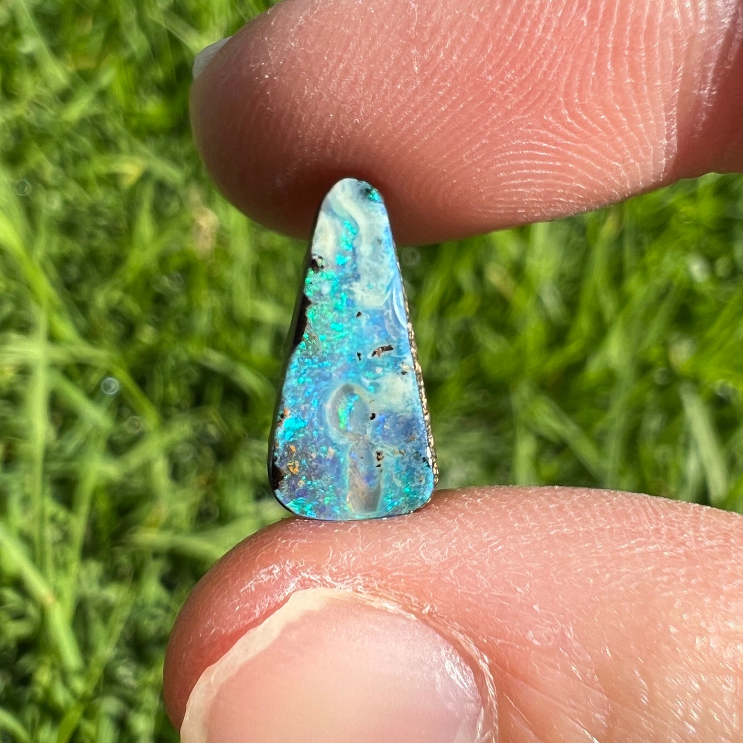 2.73 Ct small boulder opal