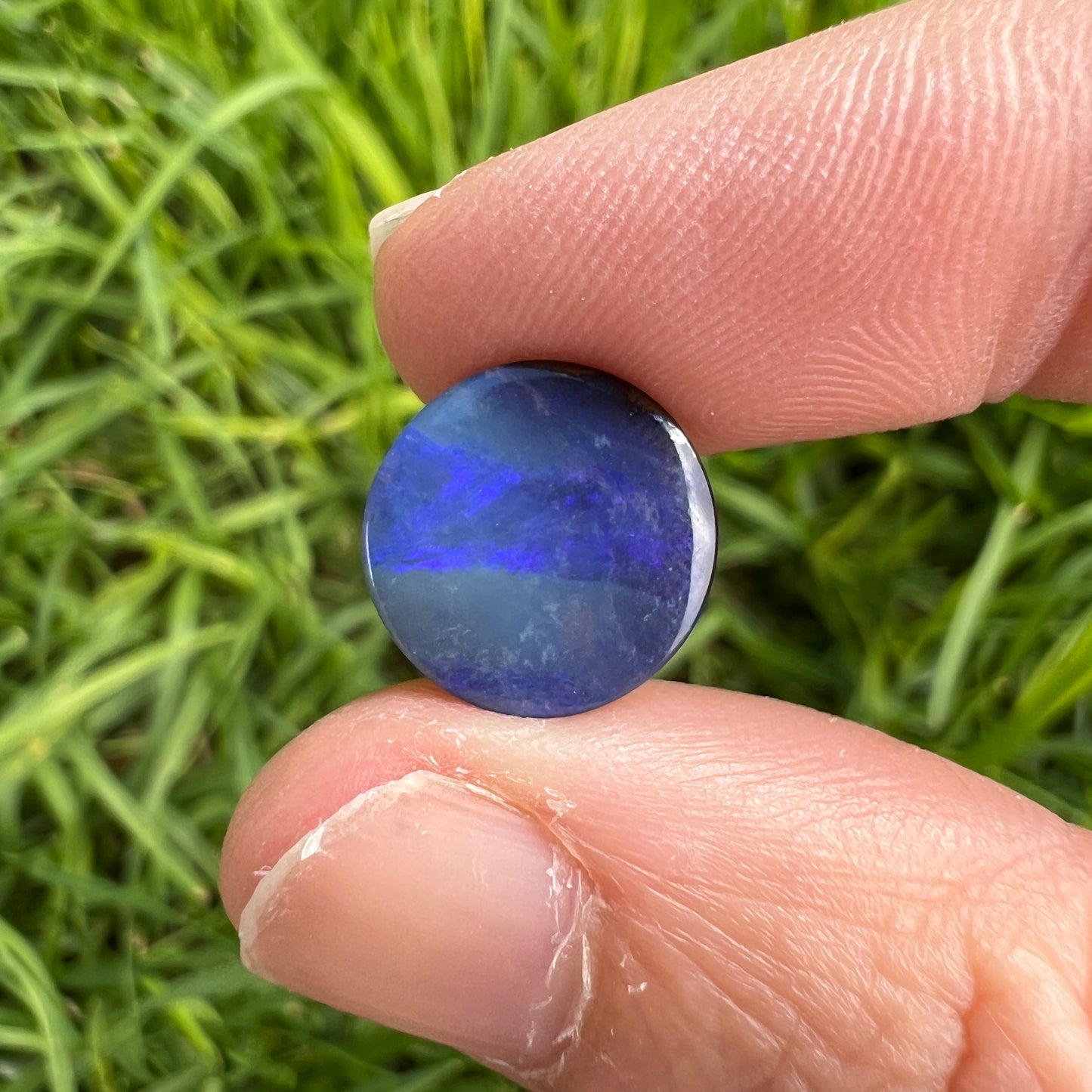 4.77 Ct blue circle boulder opal