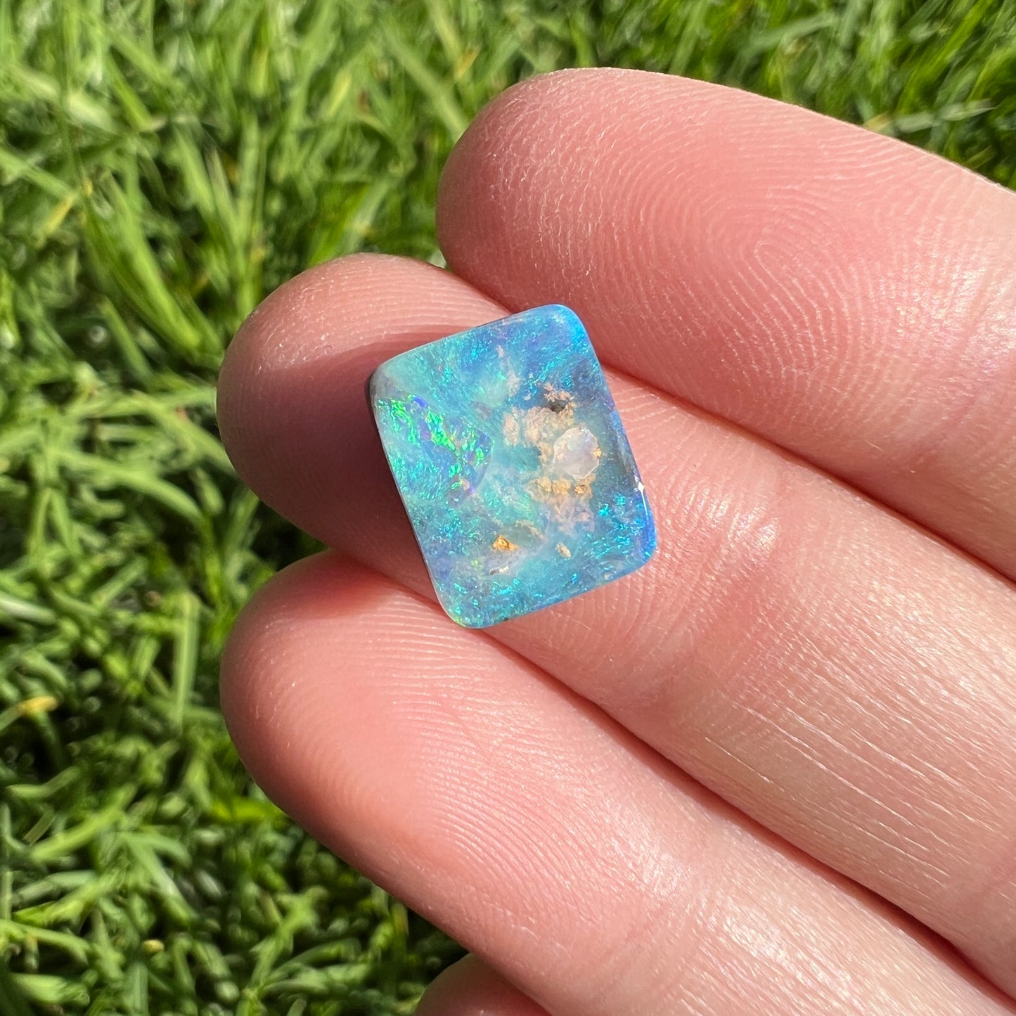 3.09 Ct small boulder opal