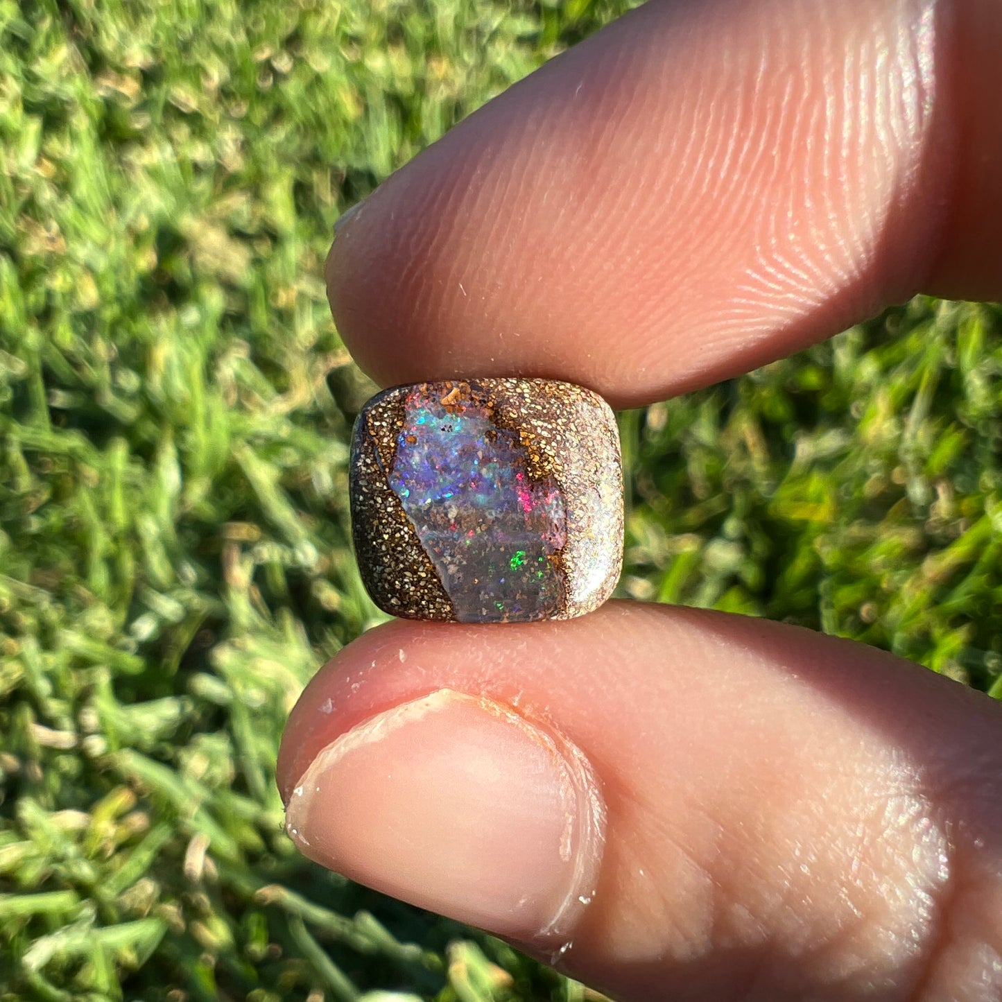 2.76 Ct small boulder opal