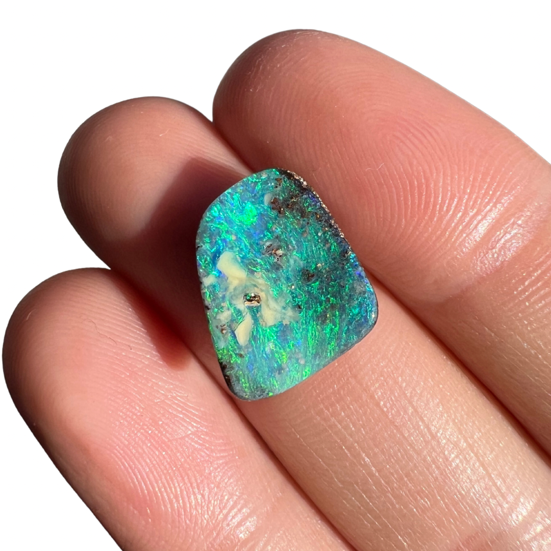 3.95 Ct green-blue boulder opal