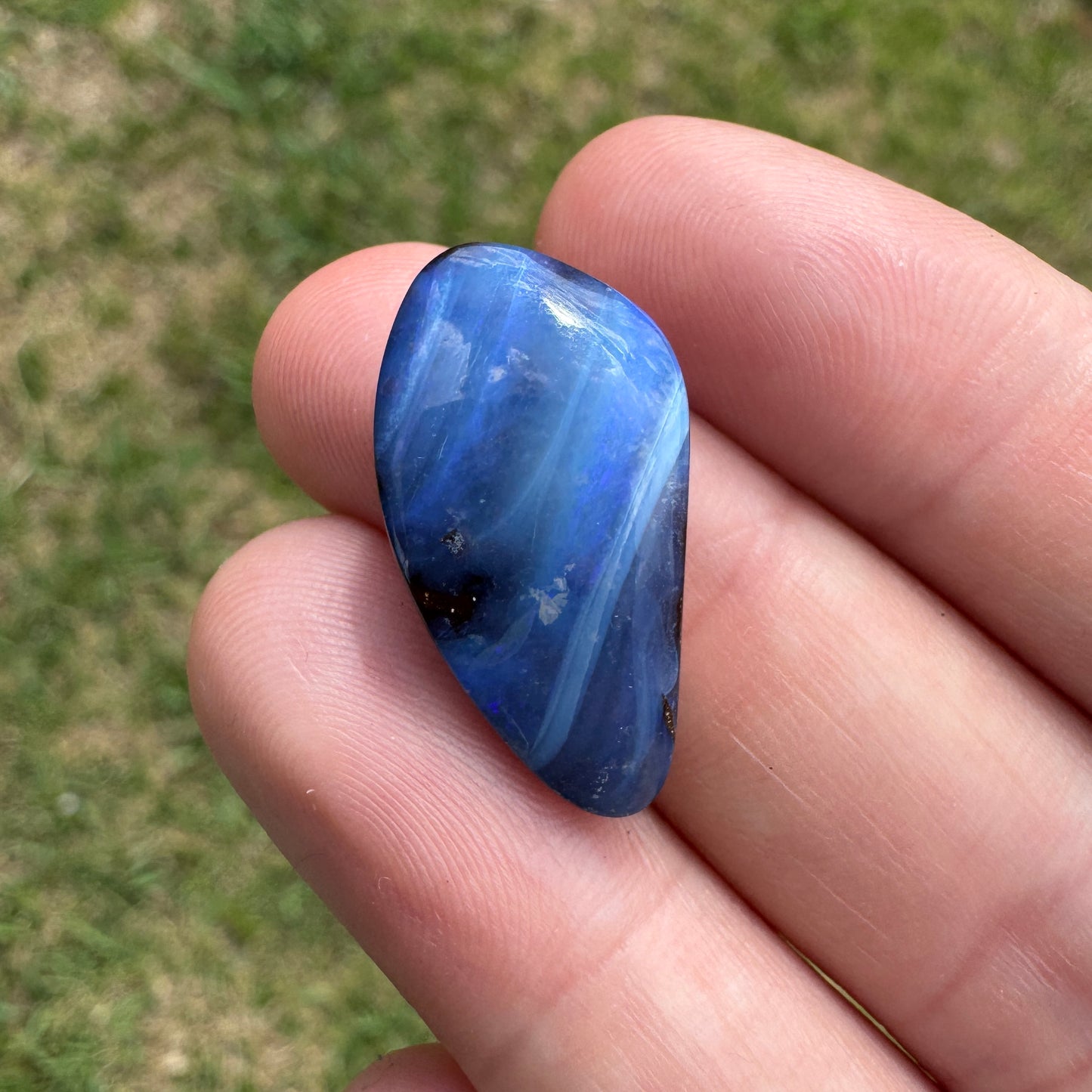 12.73 Ct blue boulder opal