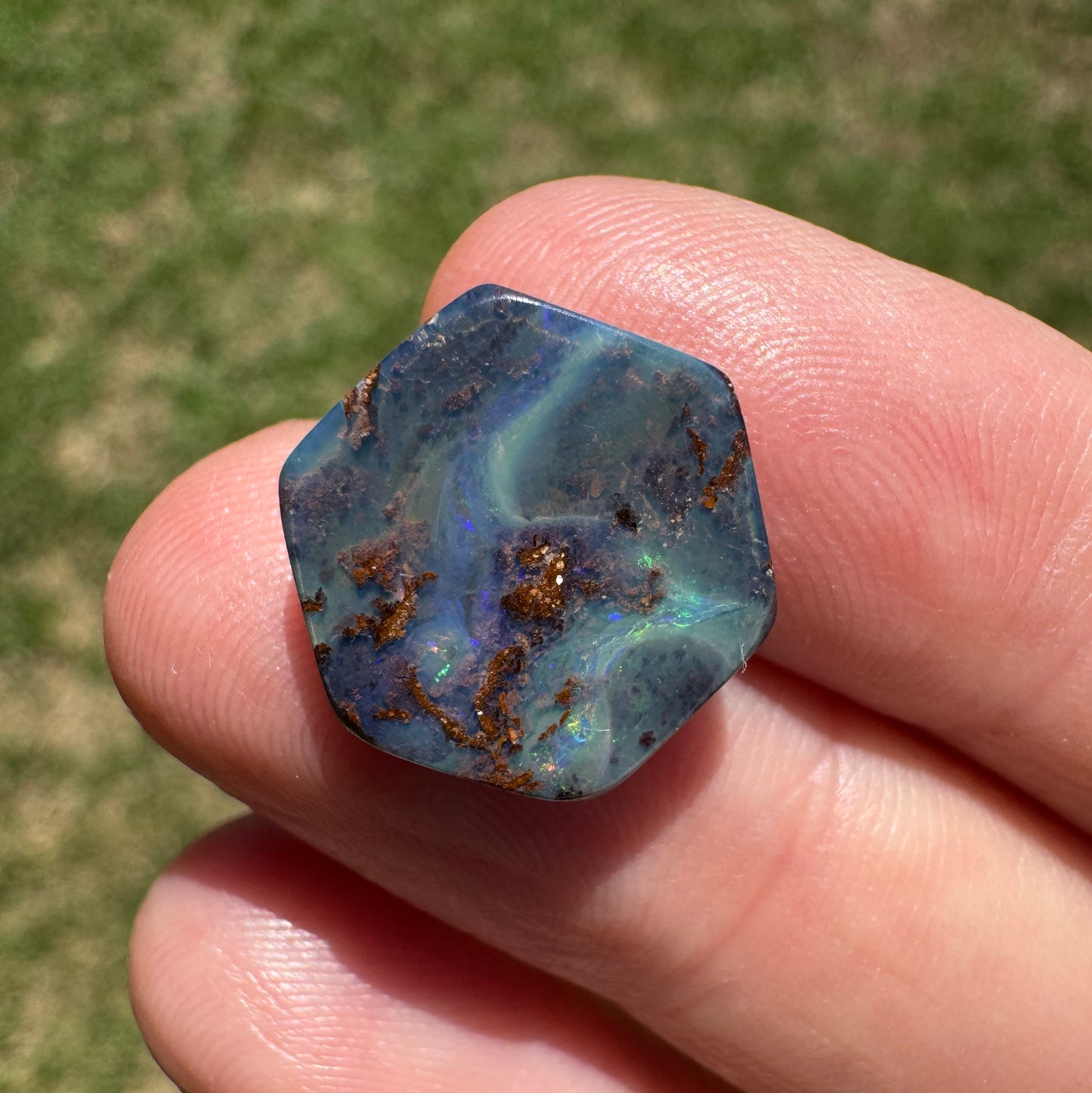 6.32 Ct small boulder opal
