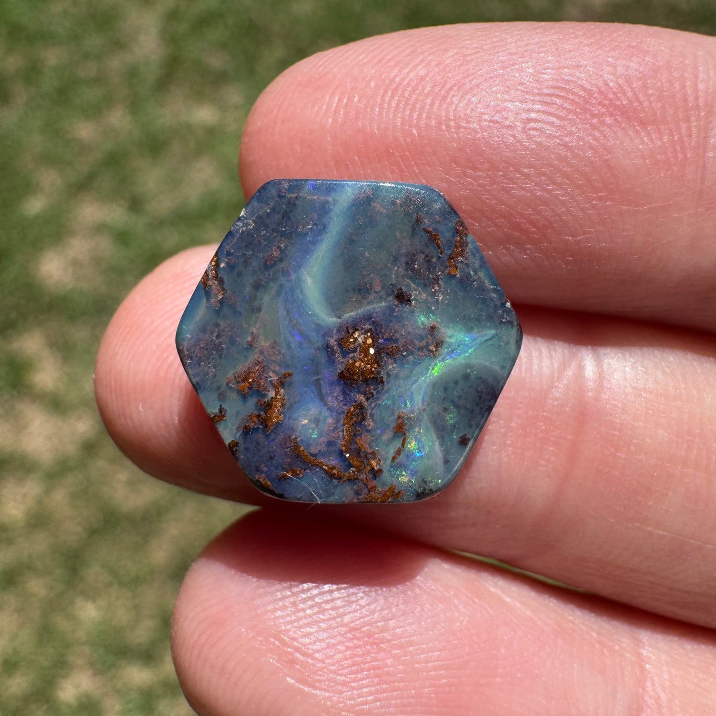 6.32 Ct small boulder opal