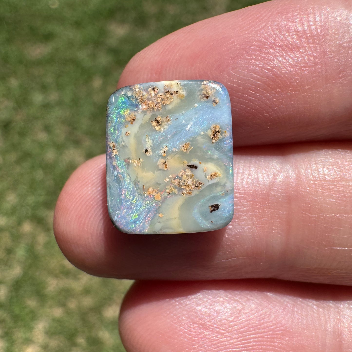5.78 Ct small boulder opal