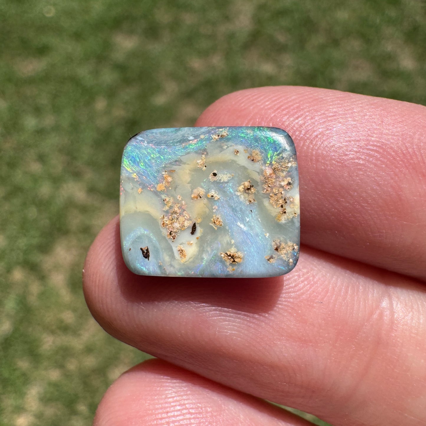 5.78 Ct small boulder opal