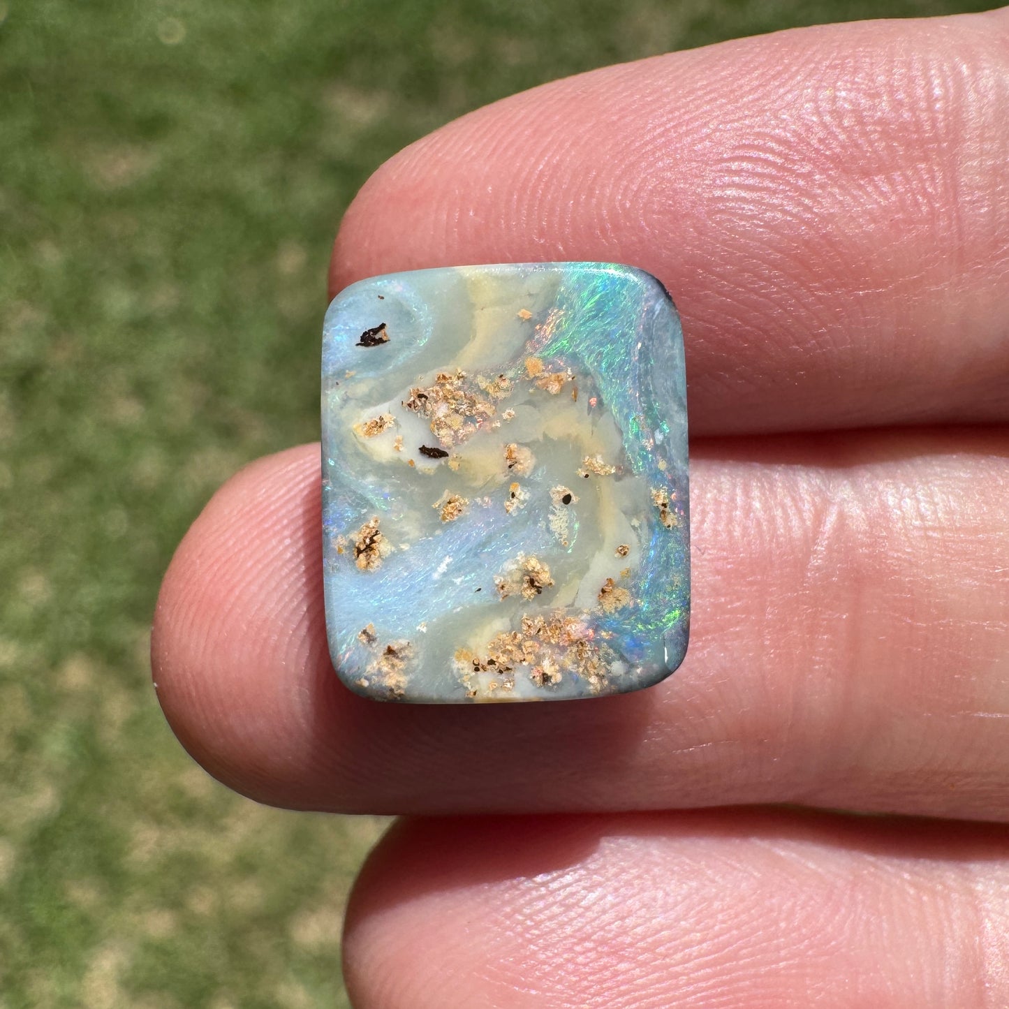 5.78 Ct small boulder opal