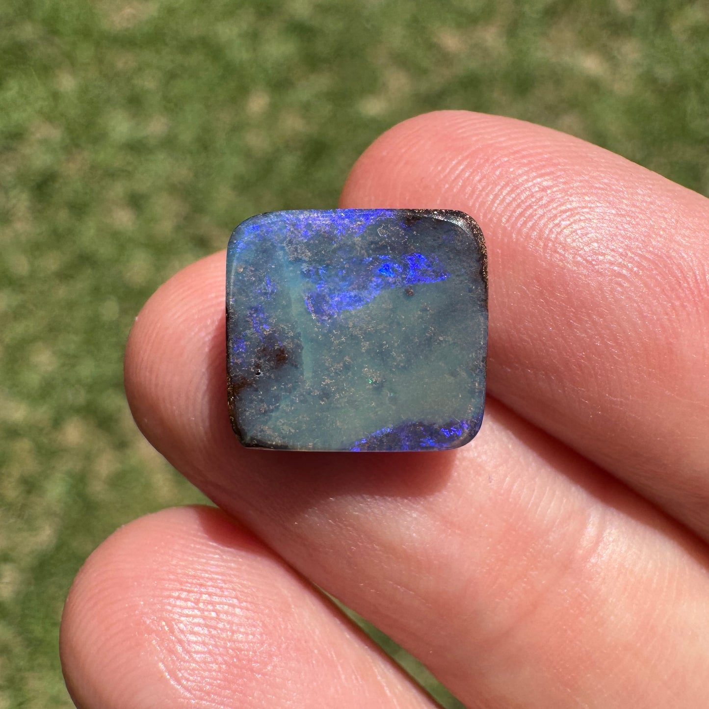4.70 Ct small boulder opal - Broken River Mining