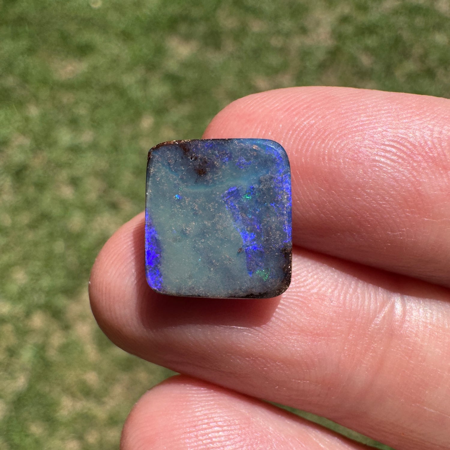 4.70 Ct small boulder opal - Broken River Mining