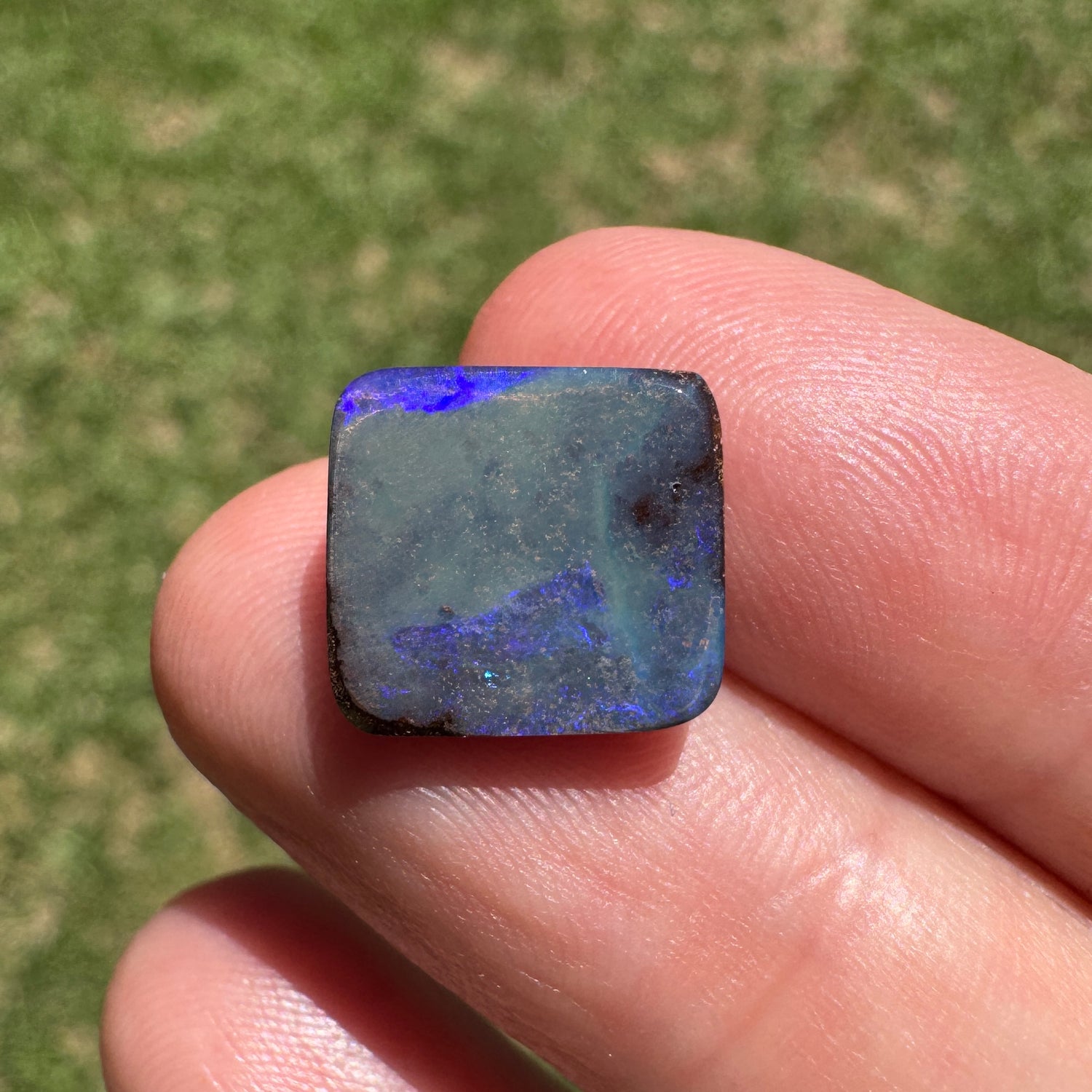 4.70 Ct small boulder opal - Broken River Mining
