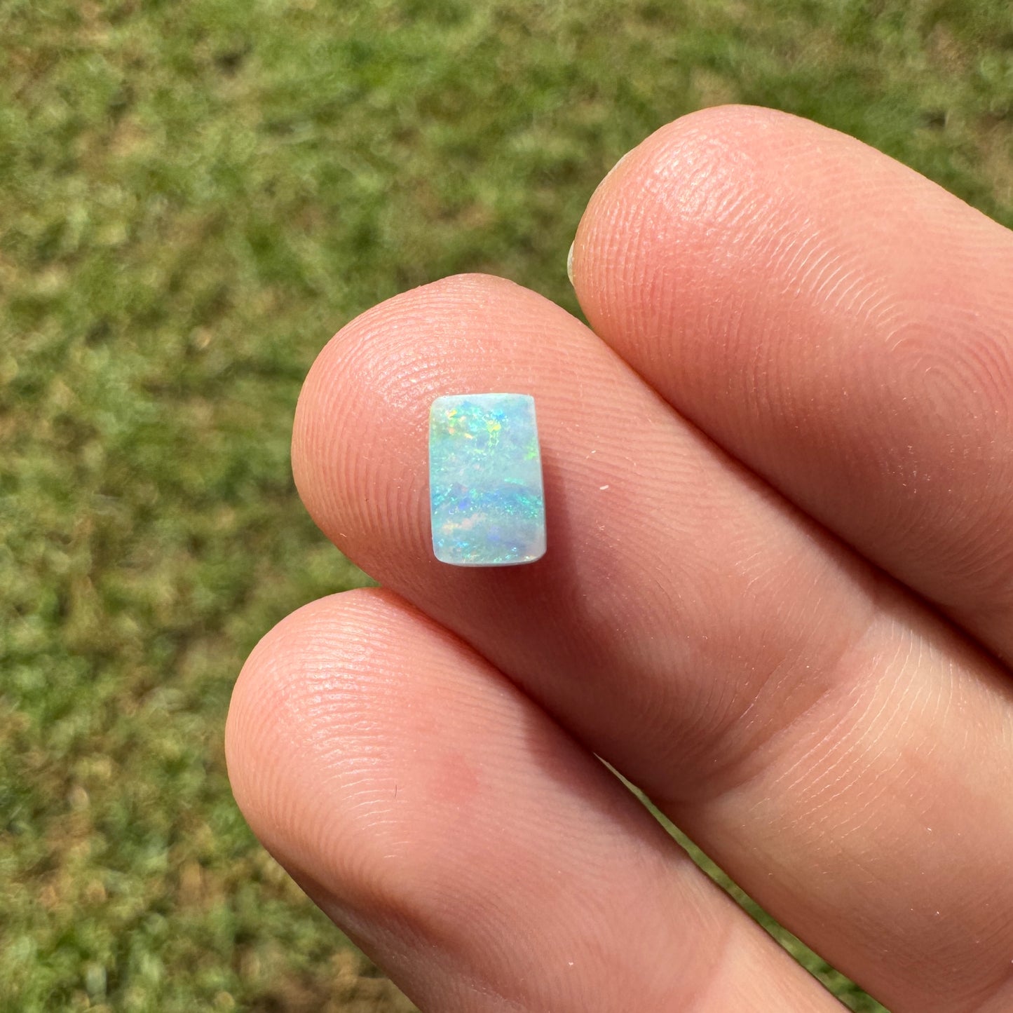 0.54 Ct extra small boulder opal