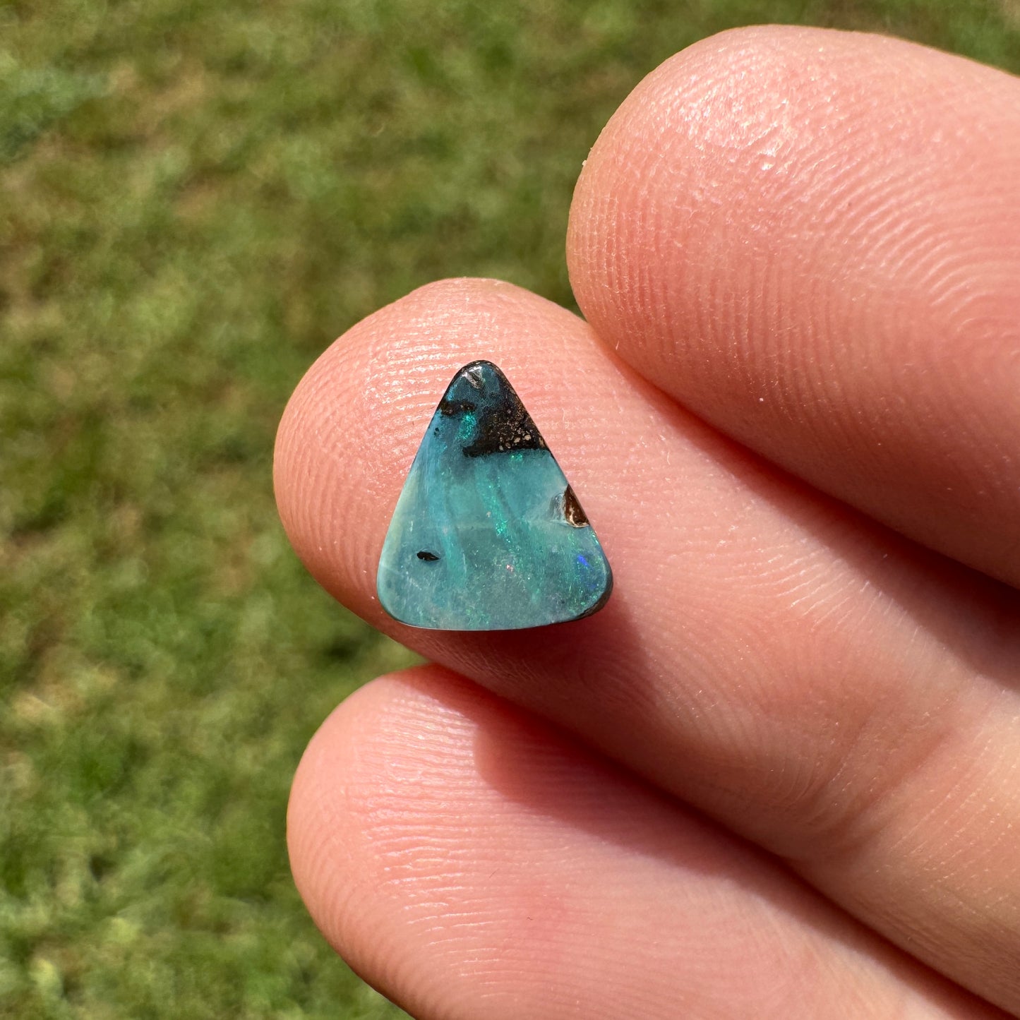 0.90 Ct small boulder opal