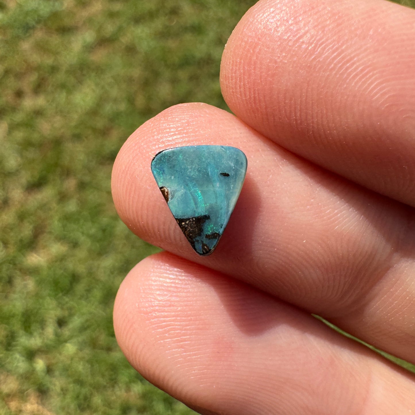 0.90 Ct small boulder opal
