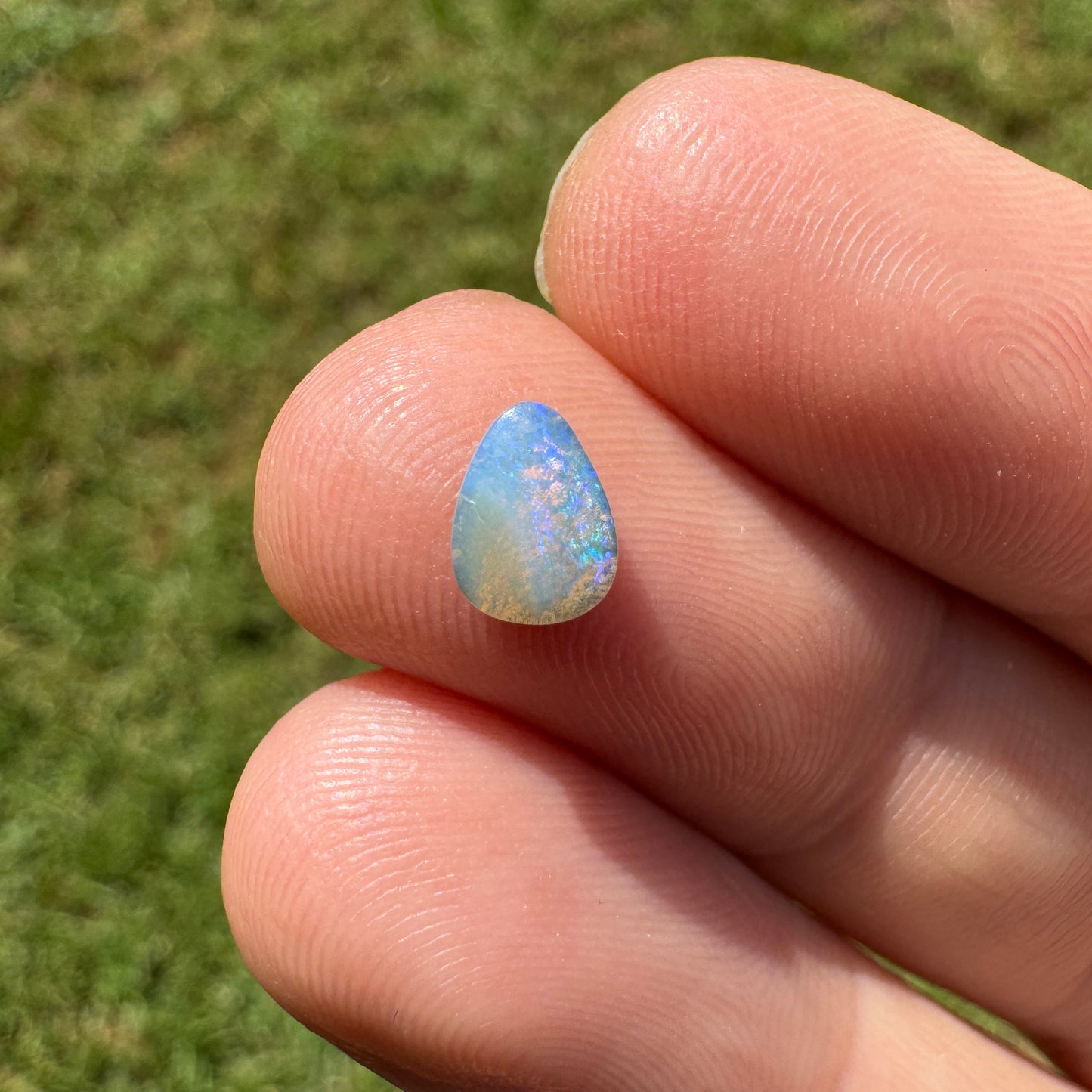 0.49 Ct extra small boulder opal