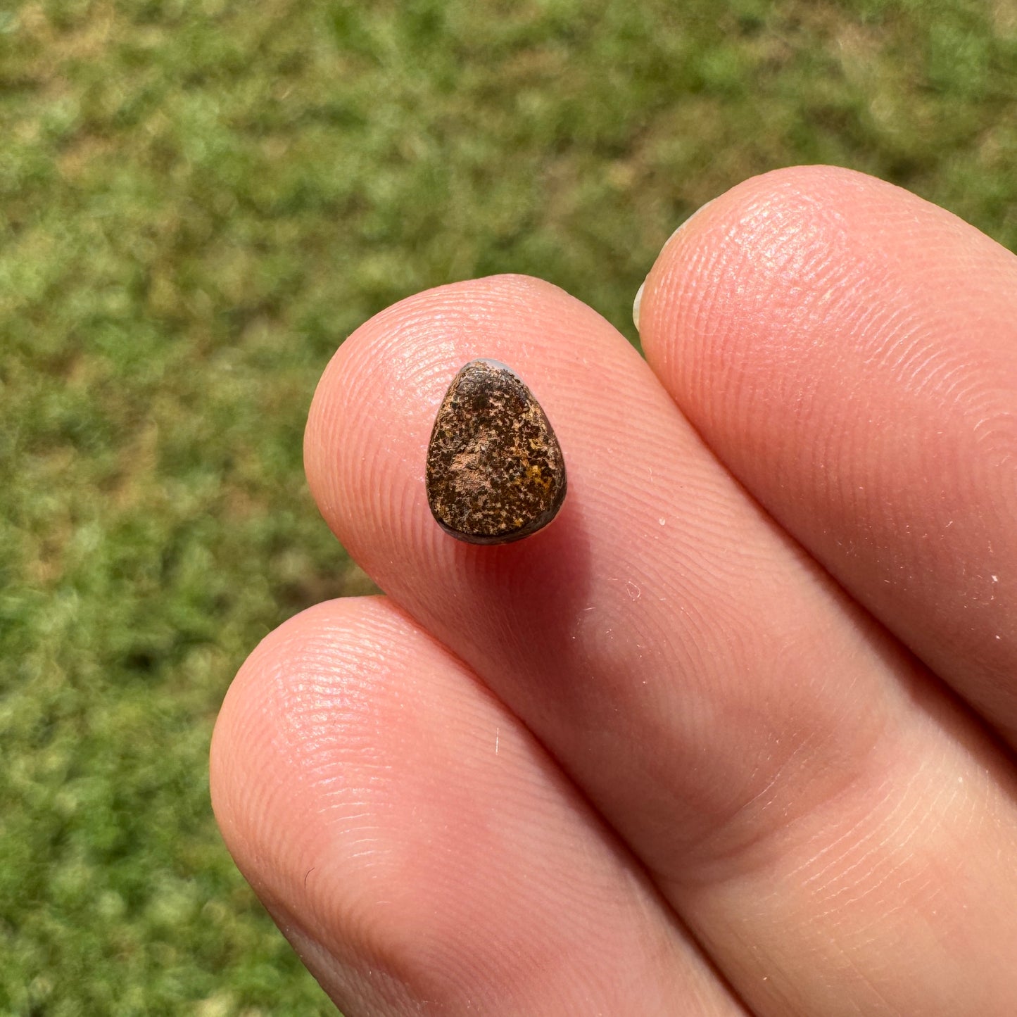 0.49 Ct extra small boulder opal
