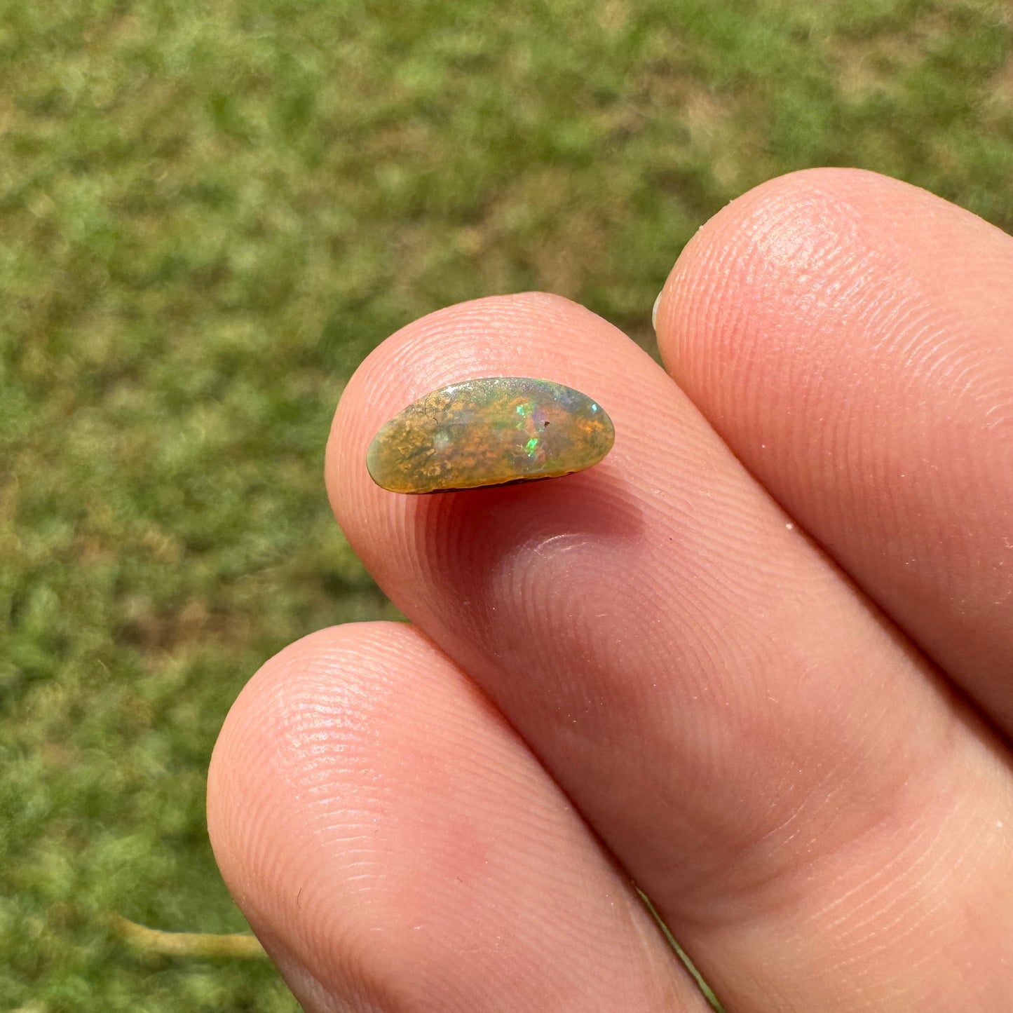 0.55 Ct extra small boulder opal