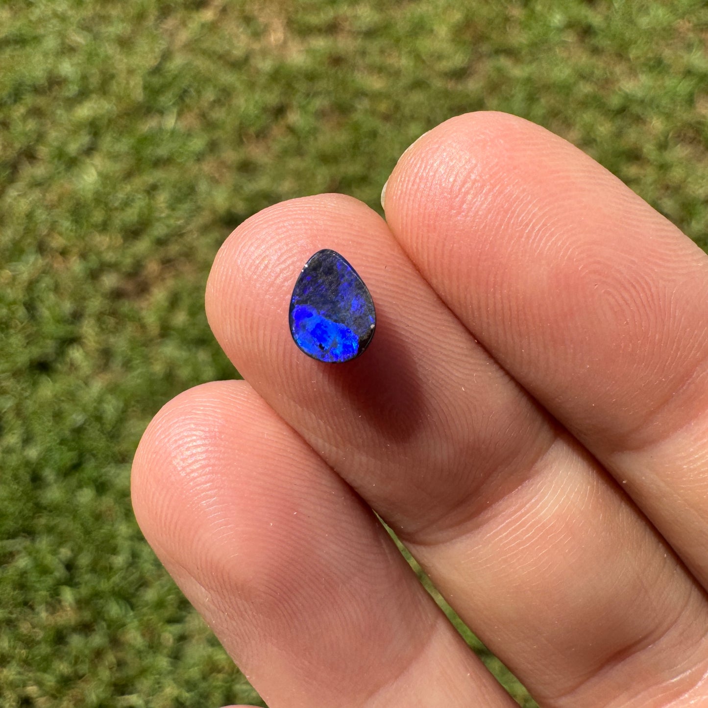0.65 Ct extra small boulder opal