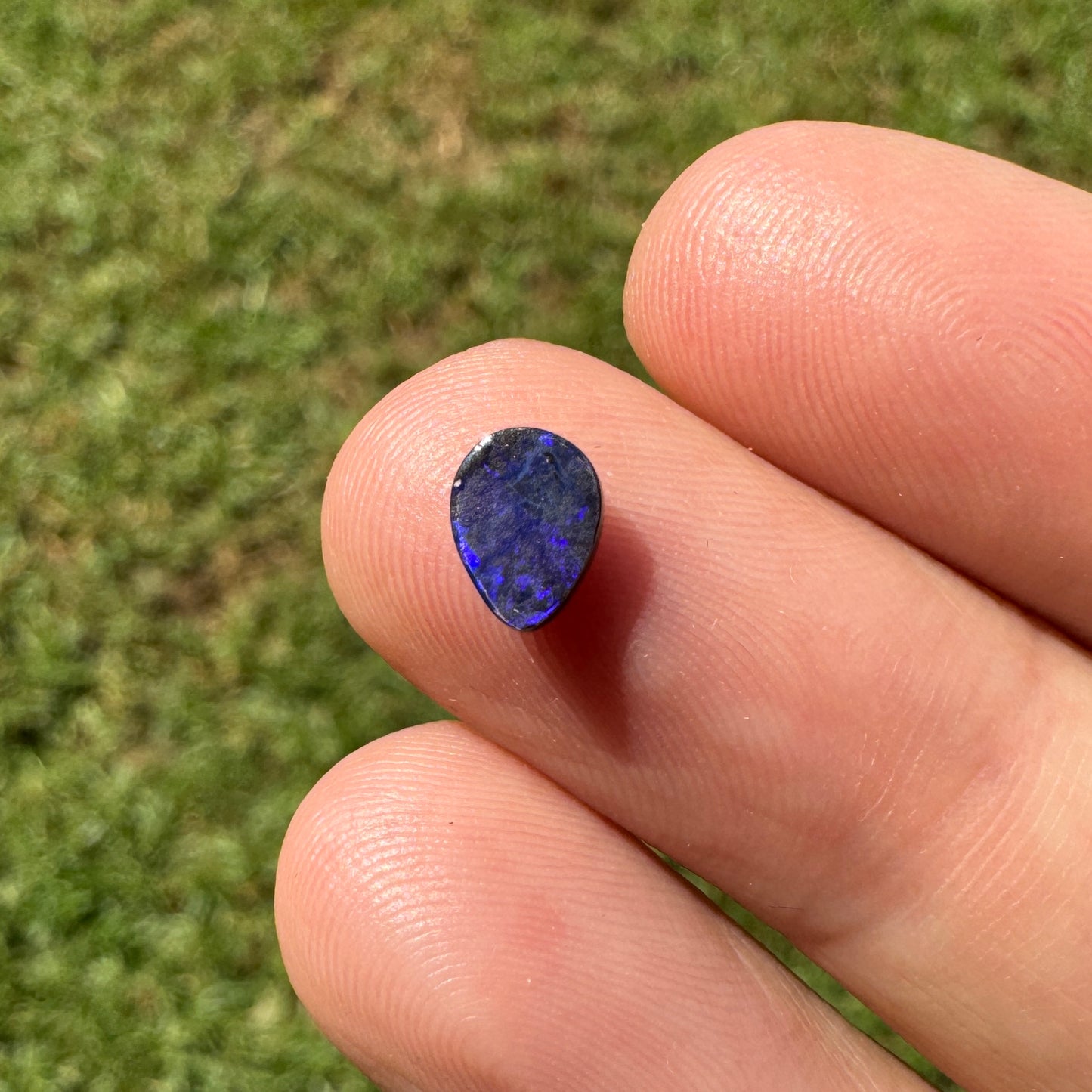 0.65 Ct extra small boulder opal