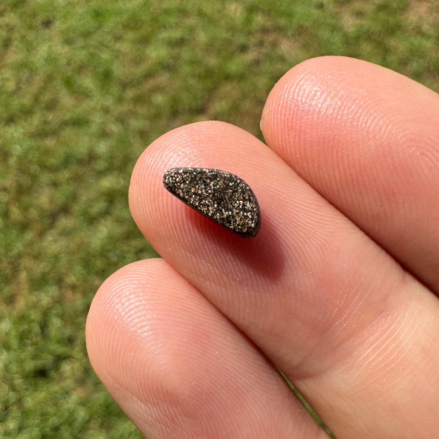 0.57 Ct extra small boulder opal