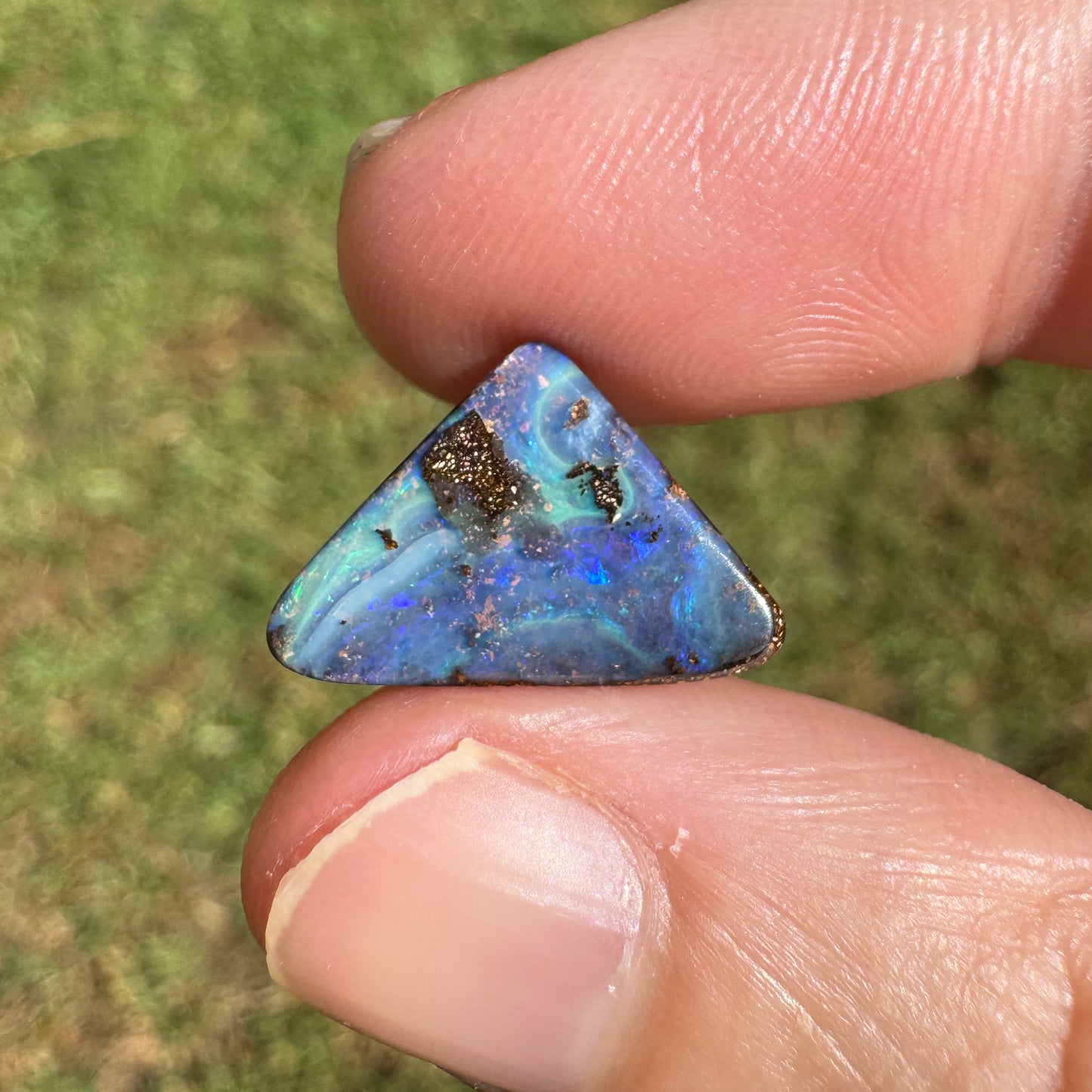 4.55 Ct small boulder opal