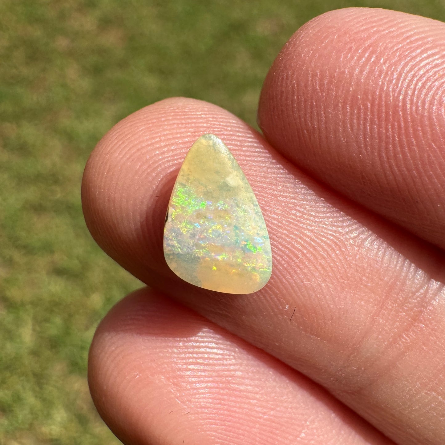 1.14 Ct small boulder opal