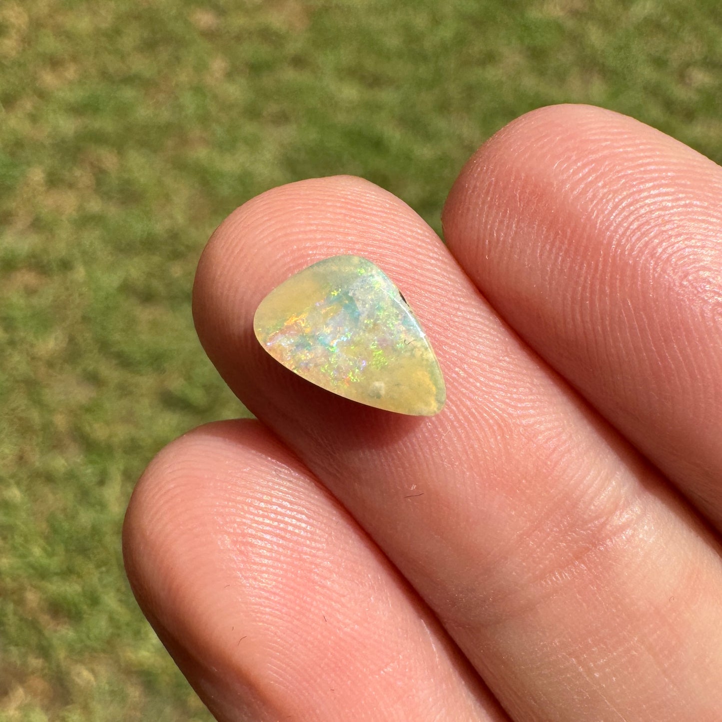 1.14 Ct small boulder opal
