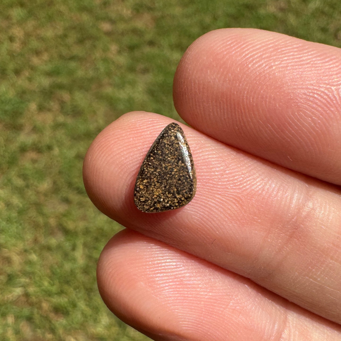 1.14 Ct small boulder opal