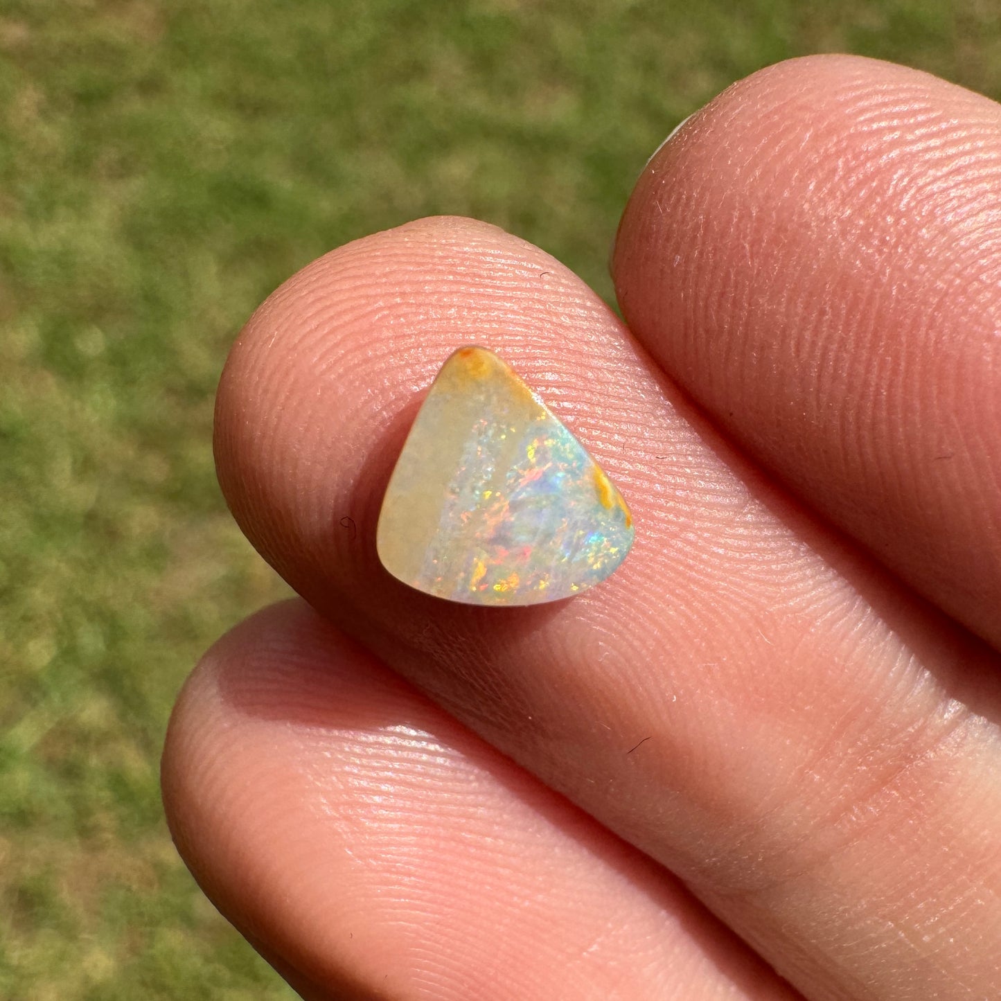 1.24 Ct extra small boulder opal