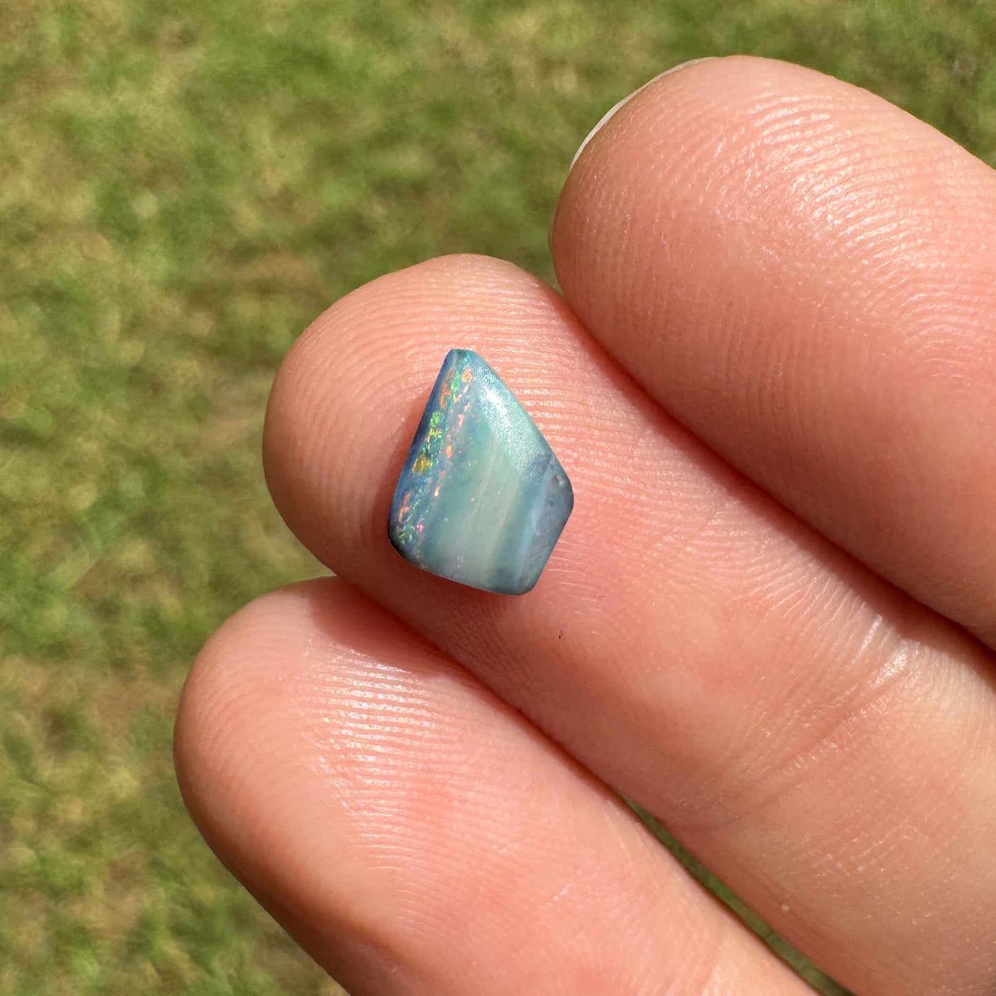 0.73 Ct extra small boulder opal
