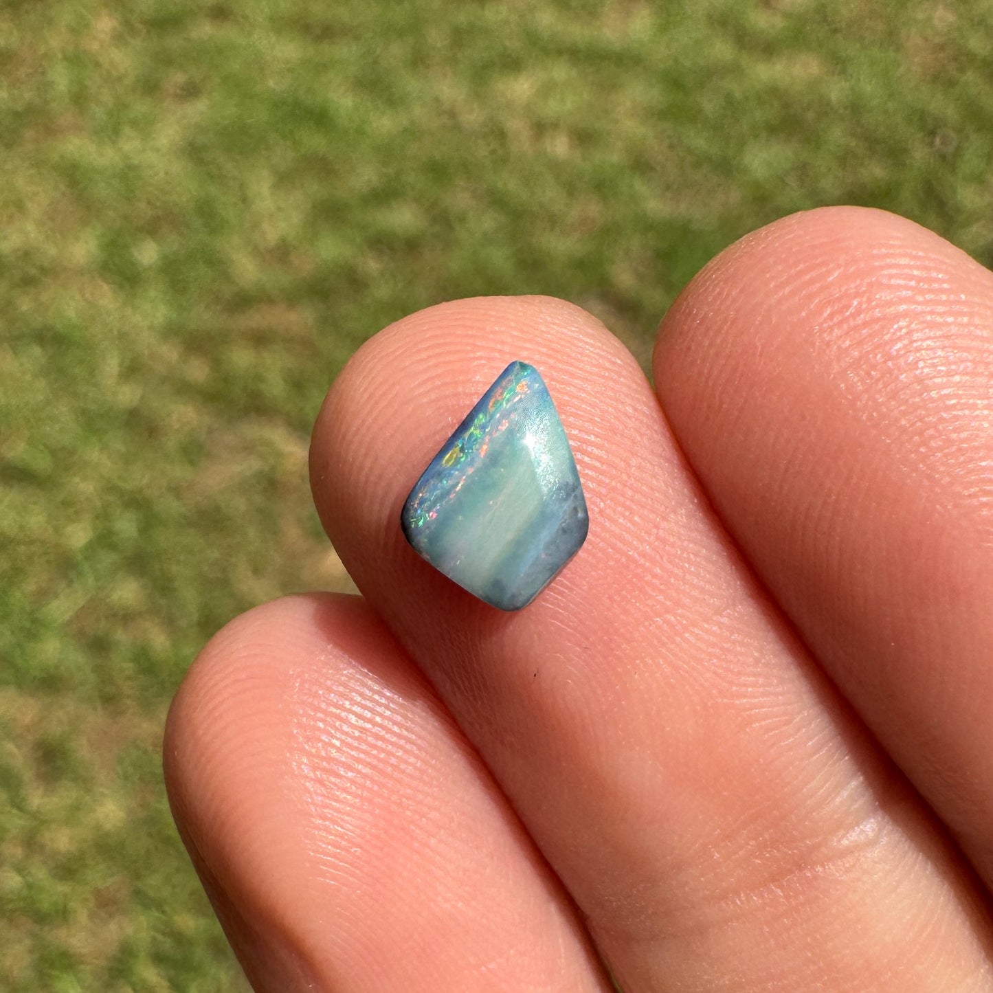 0.73 Ct extra small boulder opal
