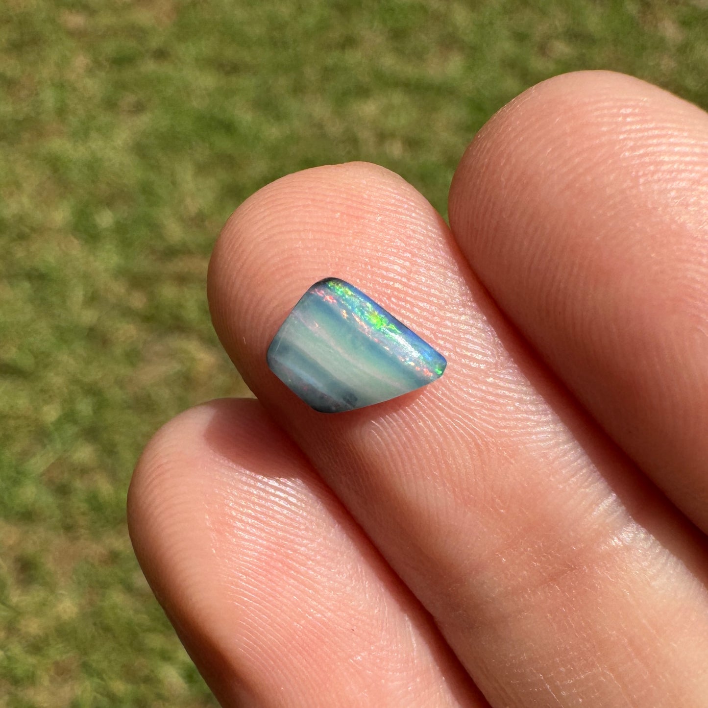 0.73 Ct extra small boulder opal