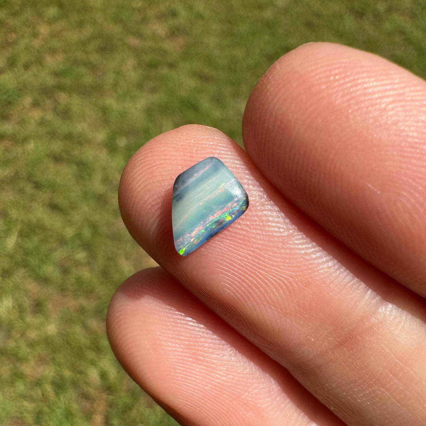 0.73 Ct extra small boulder opal