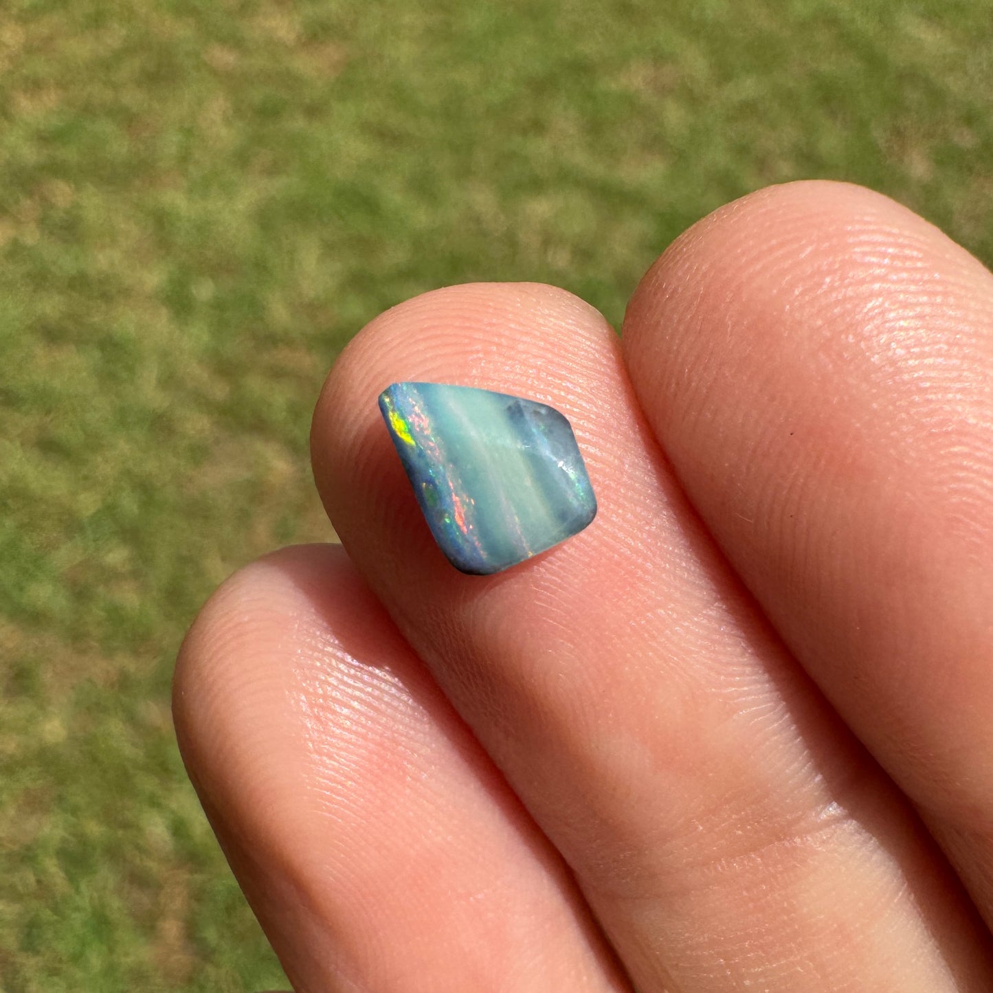 0.73 Ct extra small boulder opal