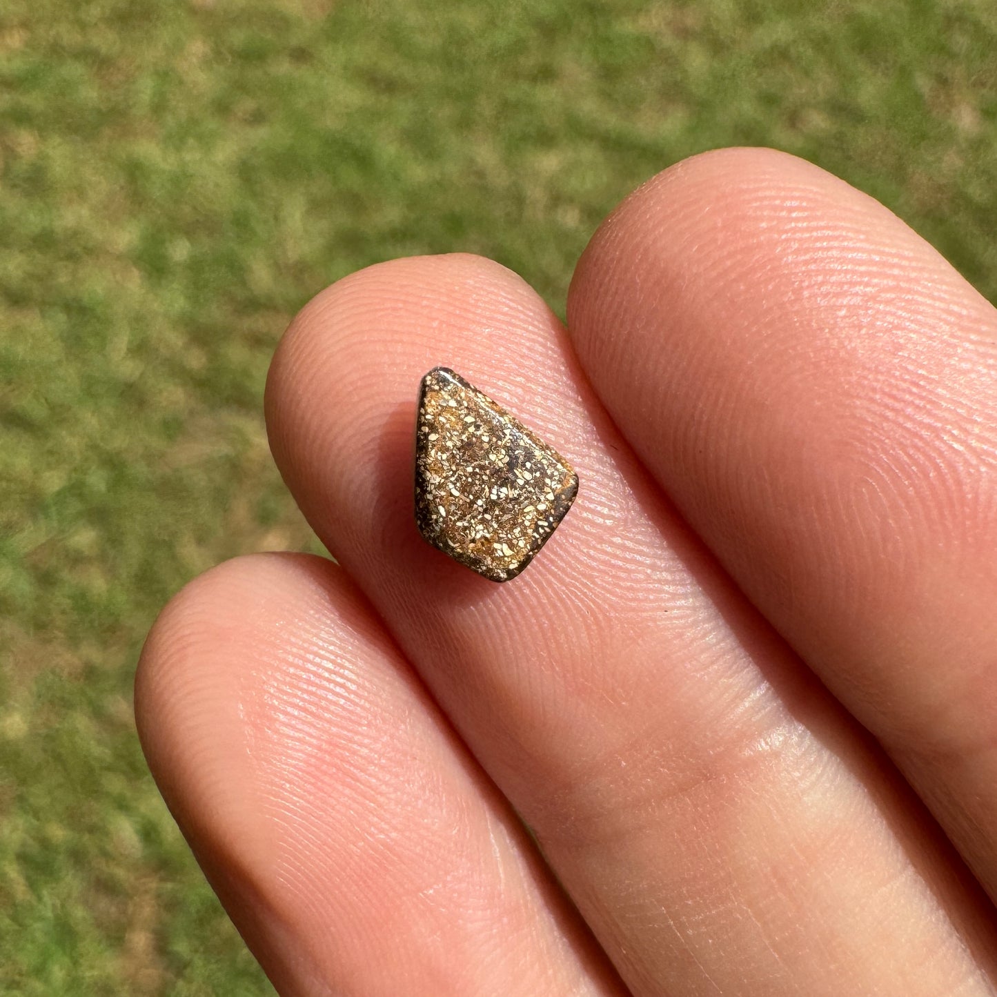 0.73 Ct extra small boulder opal