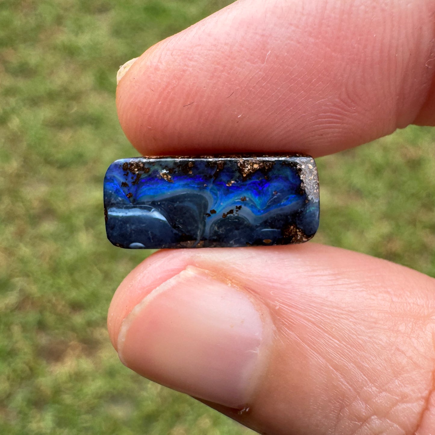 3.58 Ct small boulder opal