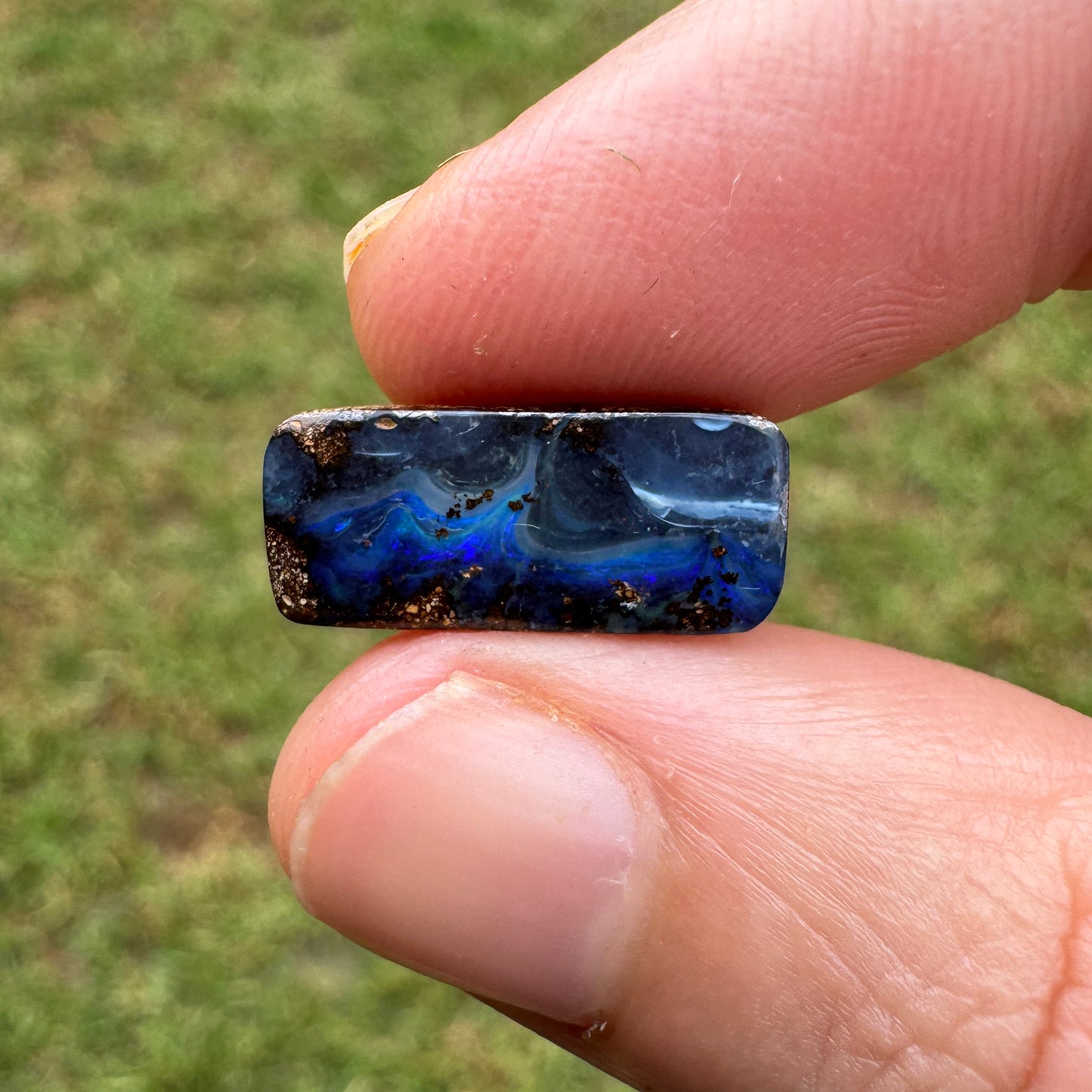 3.58 Ct small boulder opal