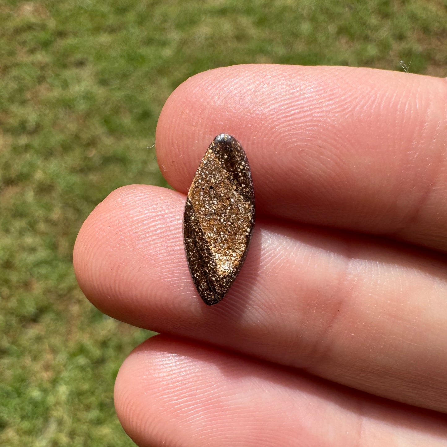 1.64 Ct small boulder opal