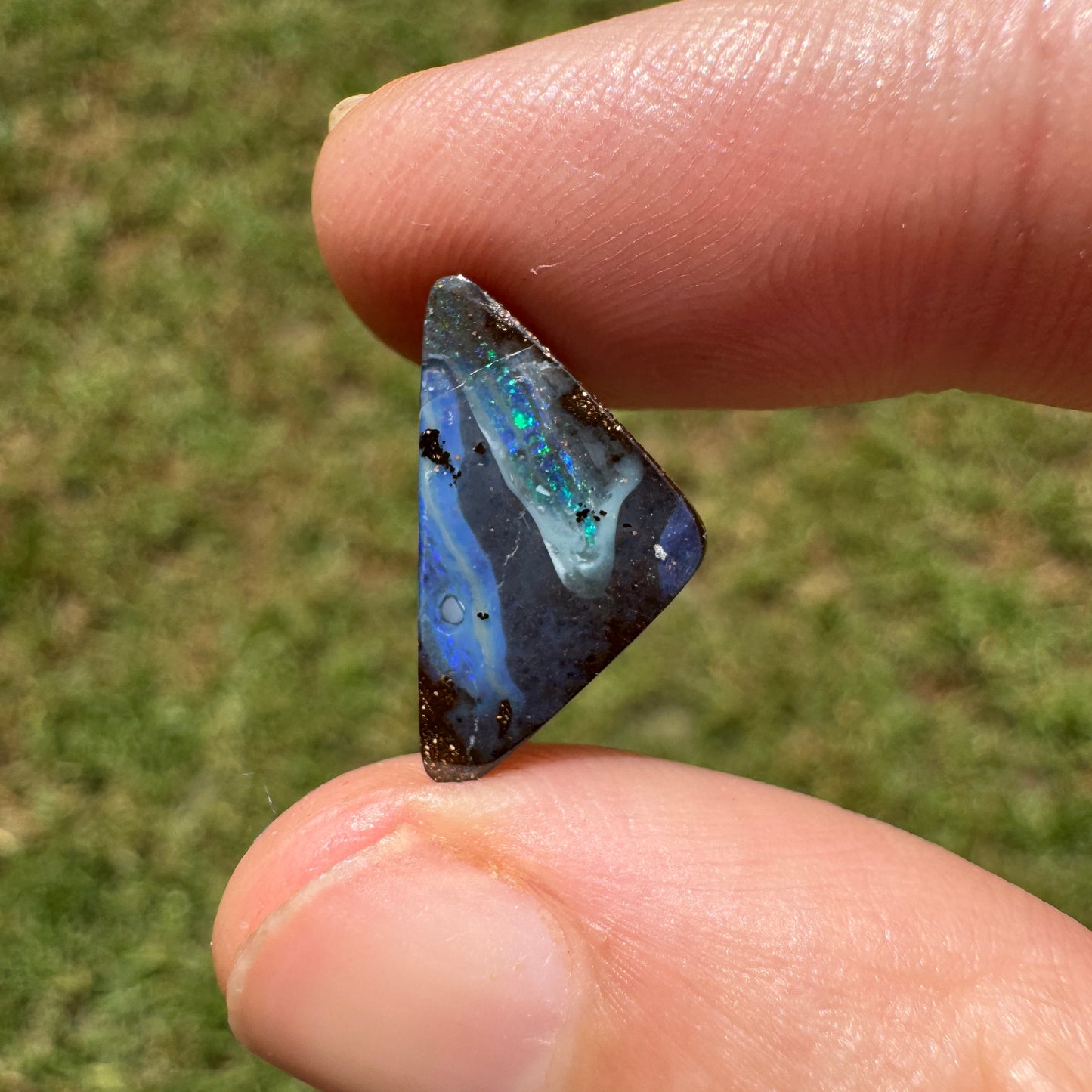 3.99 Ct small boulder opal