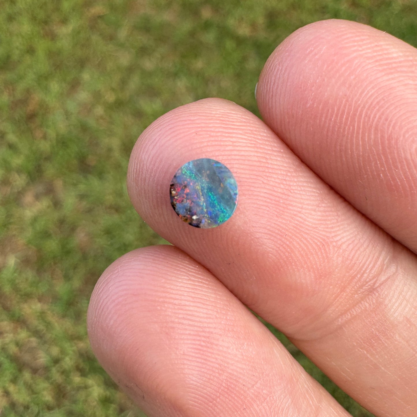 0.56 Ct extra small boulder opal