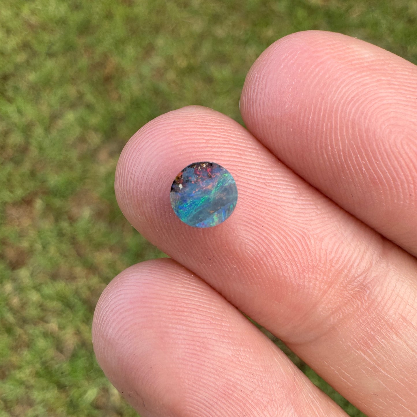 0.56 Ct extra small boulder opal