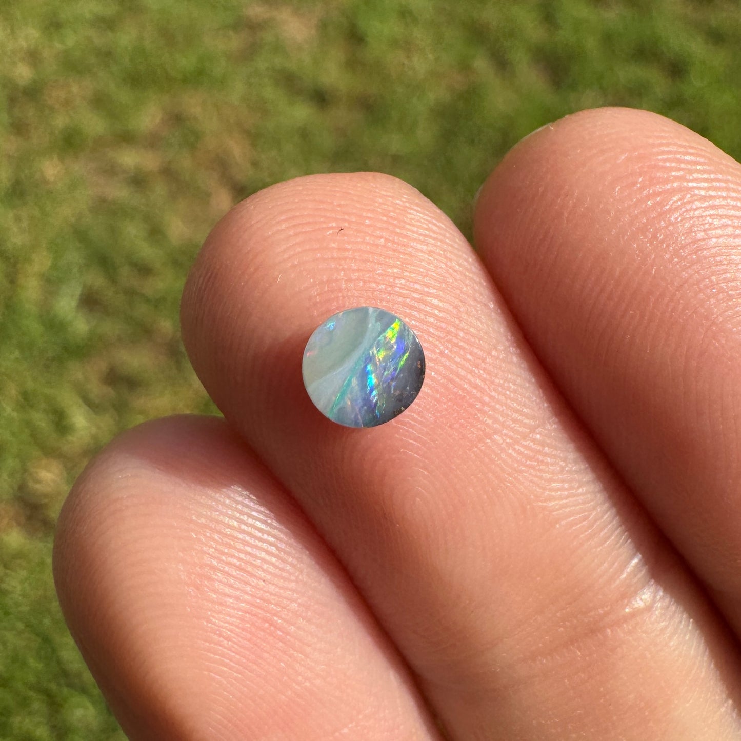0.38 Ct extra small boulder opal